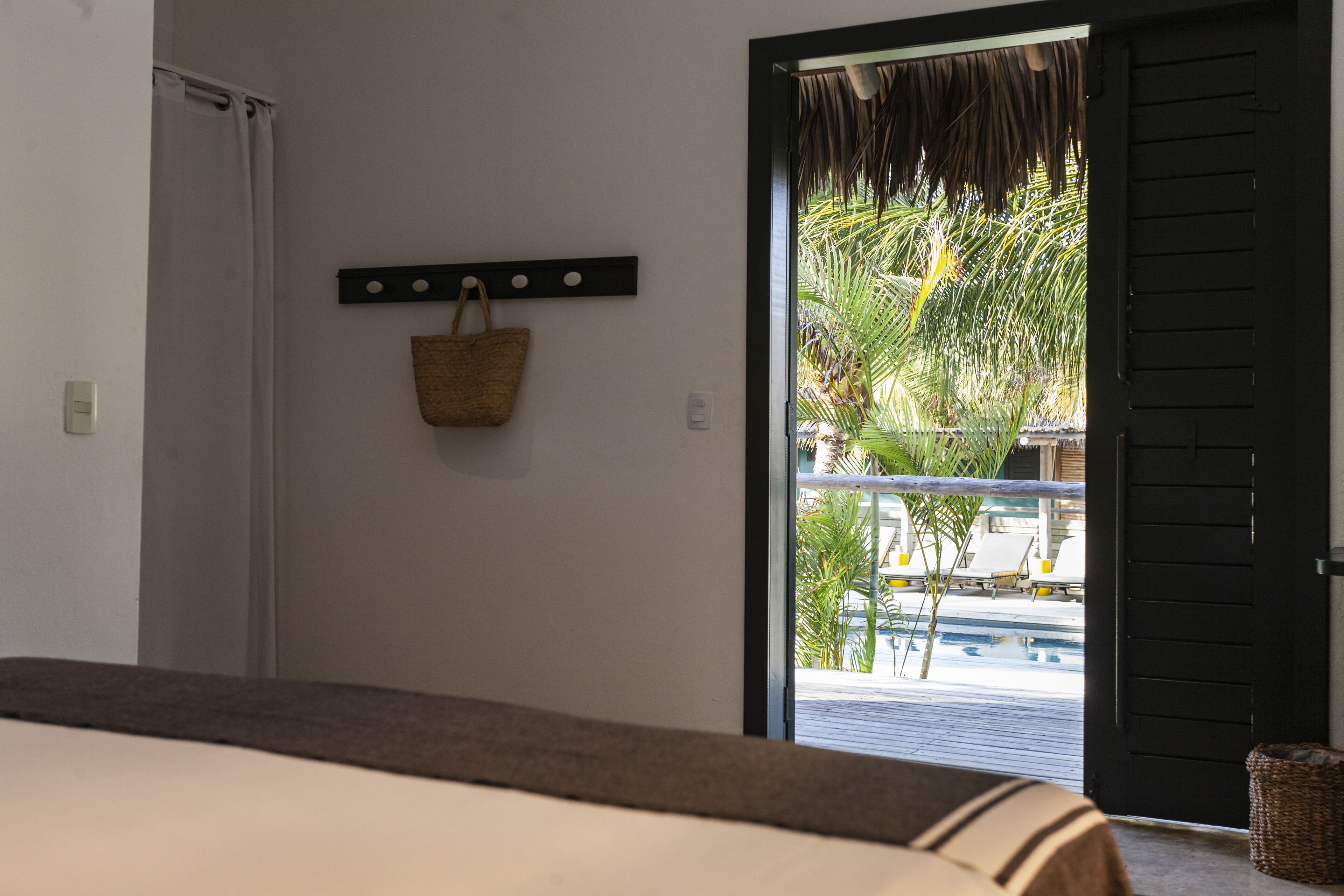 Bangalo Standard 7 | Roupas de cama premium, camas com colchões pillow-top, frigobar