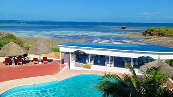 Deluxe-Doppelzimmer, 1 Schlafzimmer, Meerblick | Terrasse/Patio