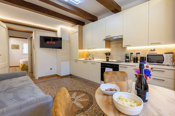 Interior - Frassinago Suites One Bedroom Apartment (BOLOGNA)