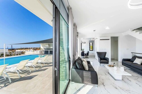 Villa Andromeda - Five Bedroom Villa, Sleeps 10