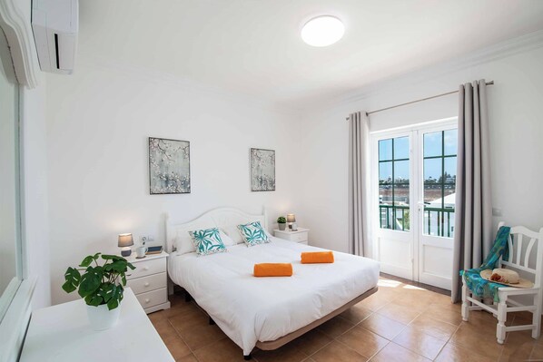 3 soverom, strykejern/-brett, wi-fi og sengetøy