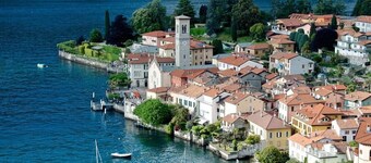 Villa Rossa, magnificent garden and view on the lake at only 10 min. from Como