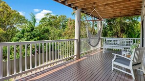 Property grounds - Hibiscus Hideaway Valla Beach 4BR home w/ two verandahs (Valla Beach)