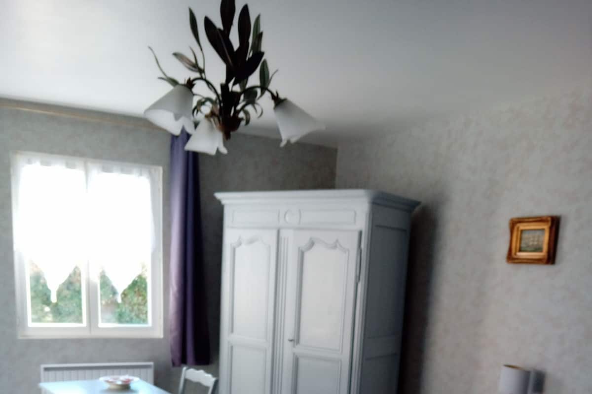 Standard Triple Room | Busa memori, dihias secara berasingan
