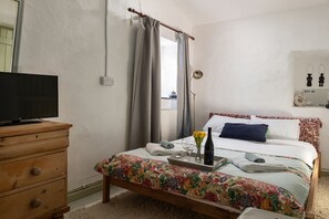 2 bedrooms, free WiFi, bed sheets