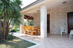 Outdoor dining - Residence in Apulia with Relaxation Area (Cisternino)