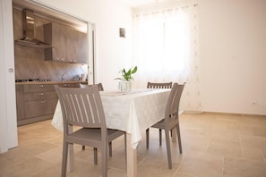 Dining - Residence in Apulia with Relaxation Area (Cisternino)
