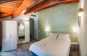 2 bedrooms, in-room safe, free WiFi, bed sheets - Completely Renovated Seaside Villa B&B (Longobardi)