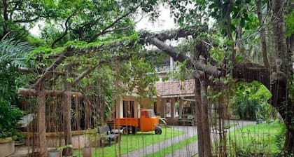 Ceylon Kingsmen Garden Hotel