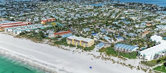 Harrington Cottage - New 4BR Private Pool Home - Anna Maria Island - By Island R