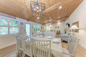 Dining - Harrington Cottage - New 4BR Private Pool Home - Anna Maria Island - By Island R (Holmes Beach)