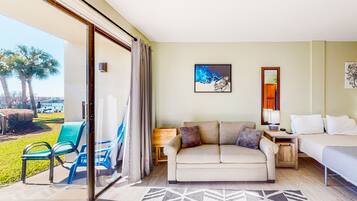 Iron/ironing board, internet, bed sheets