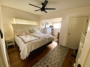 2 bedrooms, desk, free WiFi, bed sheets