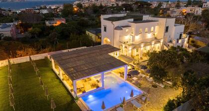 Calacala rooms, restaurant & farm experience