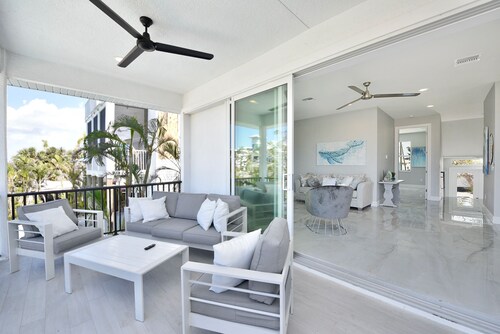 Private Pool- Canal Front- Outdoor Bar- 5BR Sunsational Sunsets