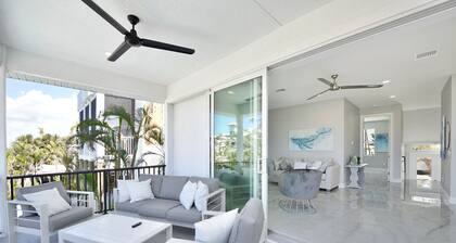 Private Pool- Canal Front- Outdoor Bar- 5BR Sunsational Sunsets