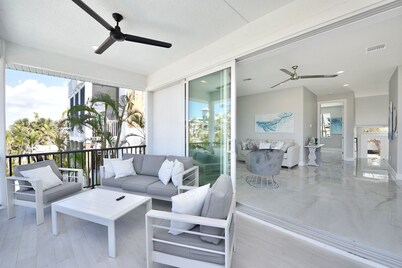 Private Pool- Canal Front- Outdoor Bar- 5BR Sunsational Sunsets