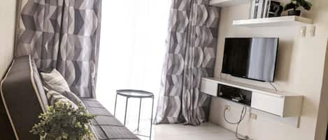 Smart TV, books, offices