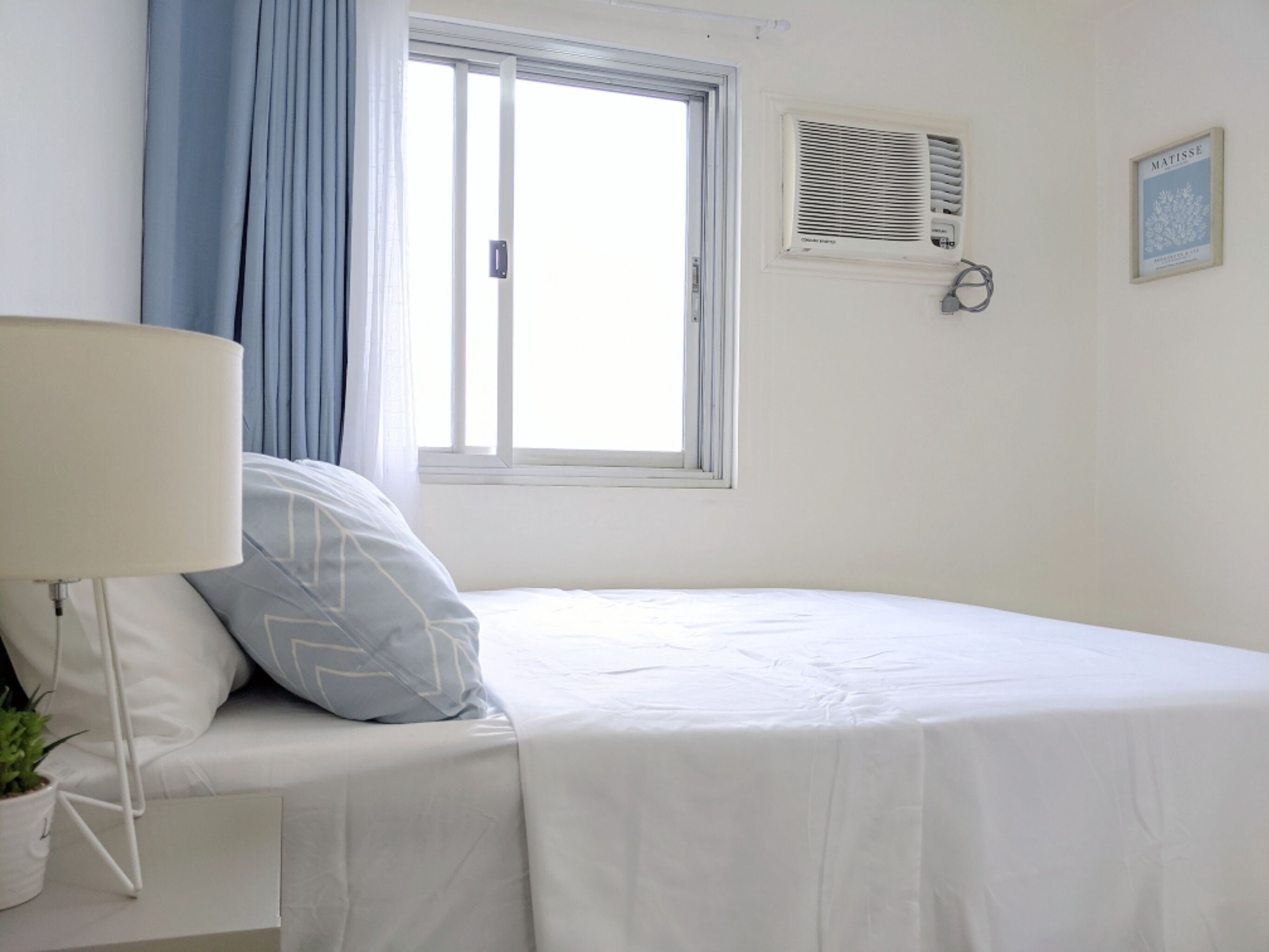 1 slaapkamer, een bureau, een strijkplank/strijkijzer, wifi