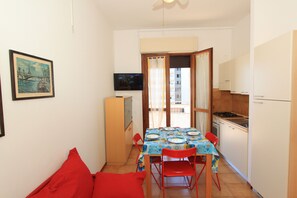 Classic Condo | Living area - Tre Stelle apartments (Comacchio)
