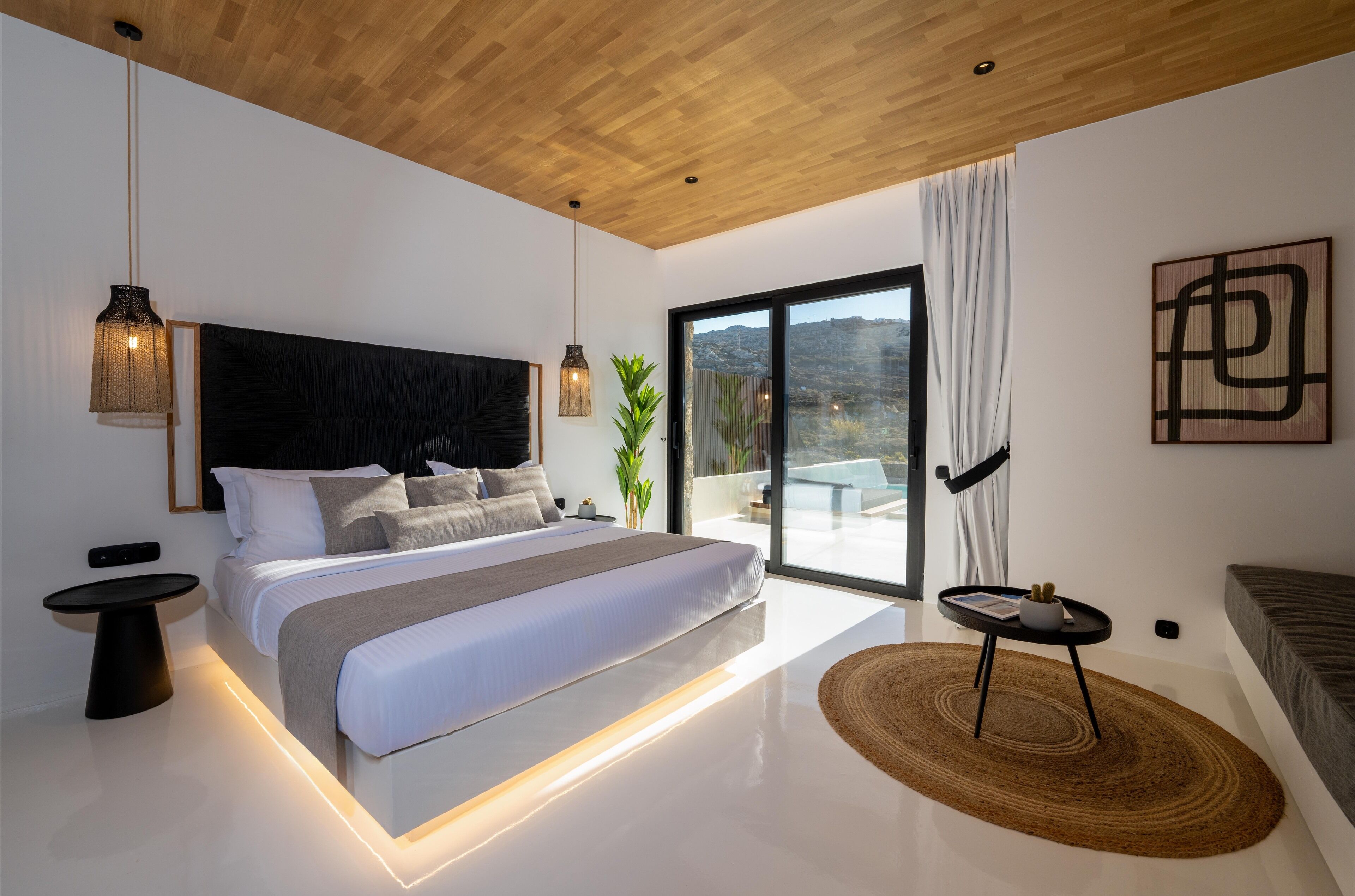 Executive Suite with Private Infinity Pool | Frette Italian sheets, premium bedding, Select Comfort beds, minibar