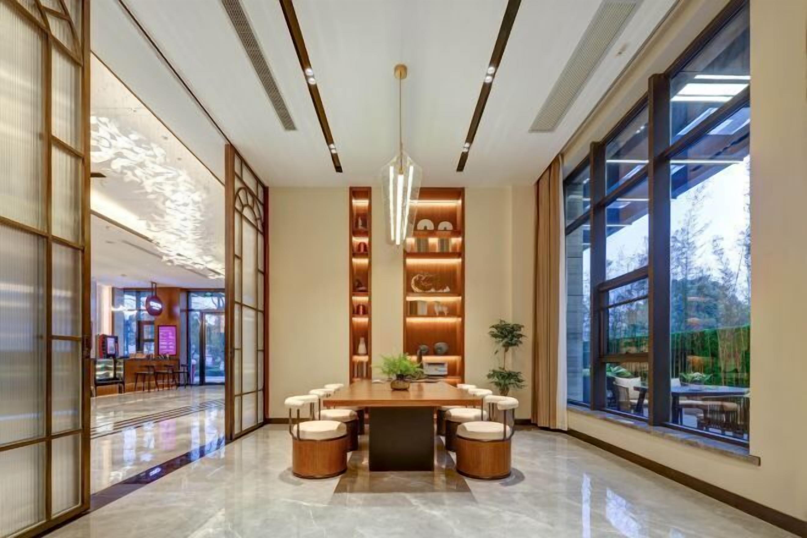 المنشأة من الداخل