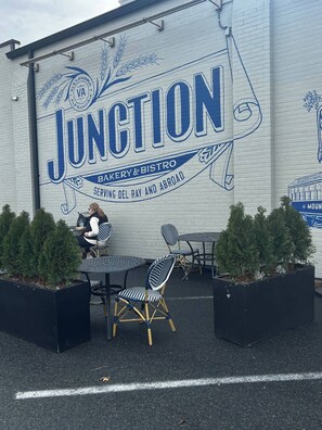 屋外ダイニングエリア