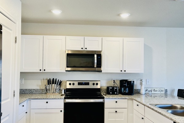 Frigorífic, microones, forn i placa de cuina