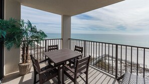 Outdoor dining - 1BR 1BA Condo @ Phoenix III (Orange Beach)