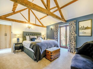 6 bedrooms, free WiFi, bed sheets