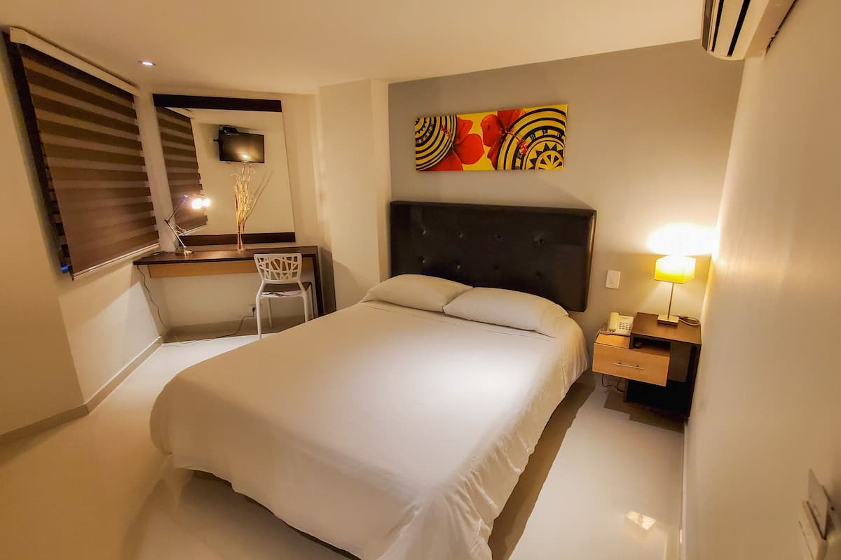 Caja de seguridad en la habitación, wifi gratis y ropa de cama