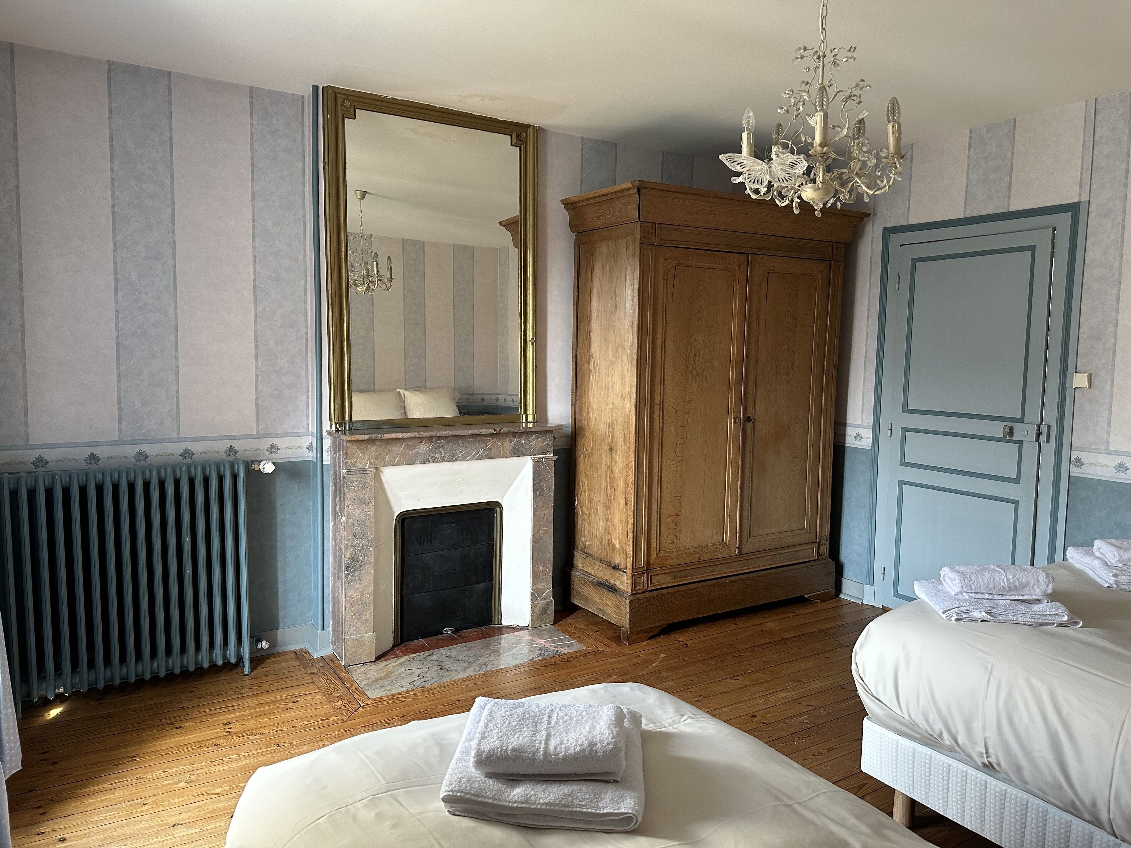 4 slaapkamers, een strijkplank/strijkijzer, reisbedje, gratis wifi