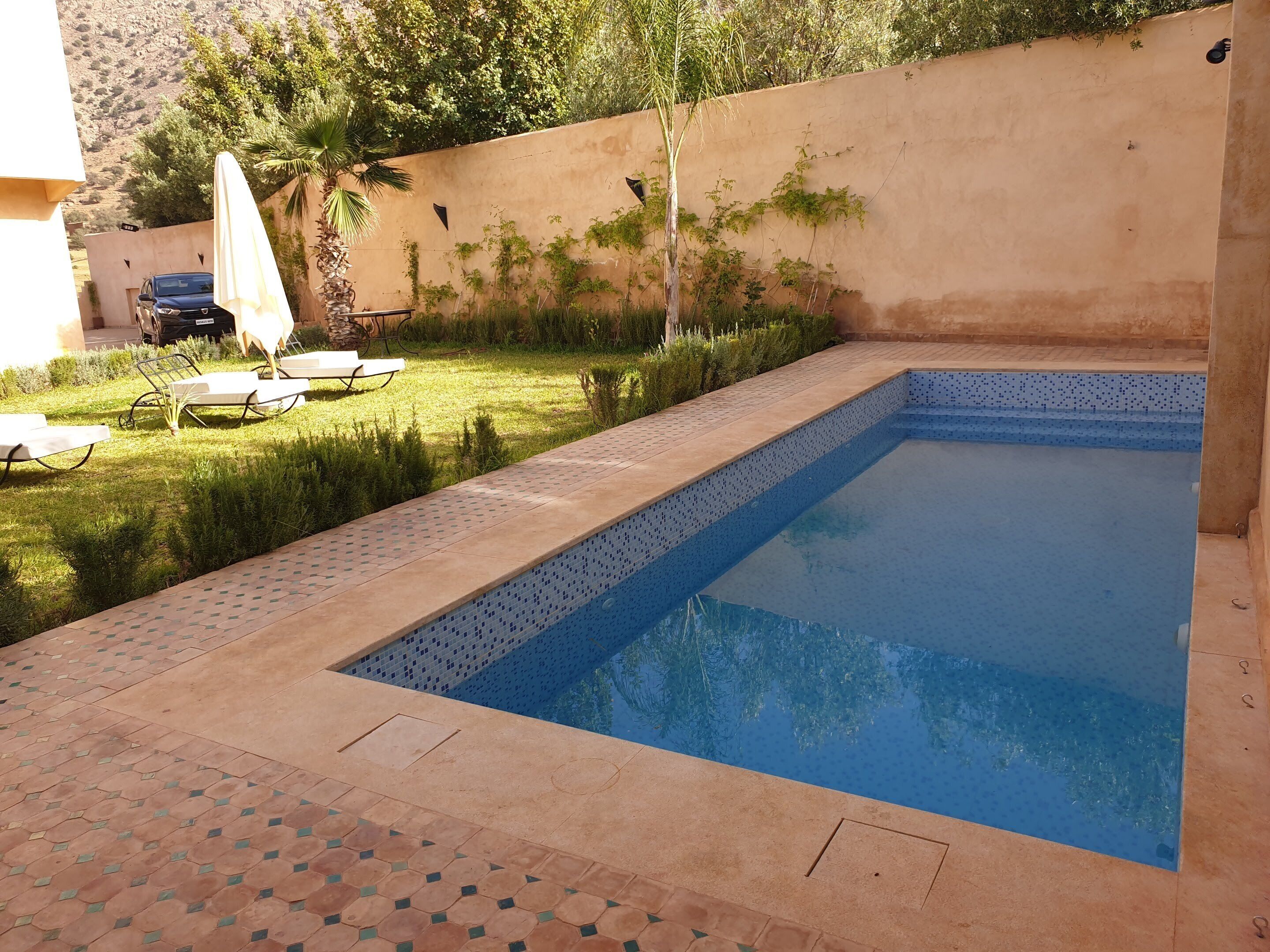 Seasonal outdoor pool