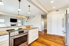 Fridge, microwave, oven, stovetop - Private Pool, Large Patio & Spacious Interior - Beachside Beauty! (Galveston)