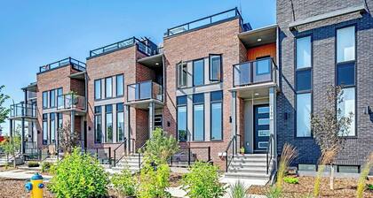 Blatchford. 1GB. Sleeps 4. 2 BED. 2 Queens.