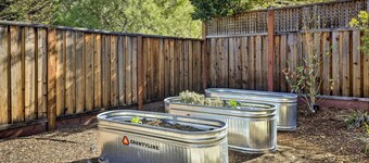 Wine Country Vacation Home w/ Fireplace!