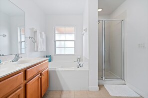 Hair dryer, towels - Reunion Townhouse on Golf Course! (Reunion)