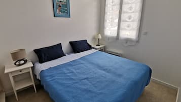 2 bedrooms, iron/ironing board, free WiFi