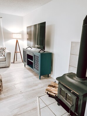 Smart TV, fireplace, printers