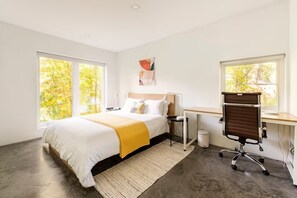 3 dormitoris, escriptori, planxa i posts de planxar i wifi gratuïta