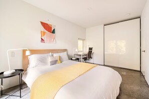 3 Schlafzimmer, Schreibtisch, Bügeleisen/Bügelbrett, kostenloses WLAN