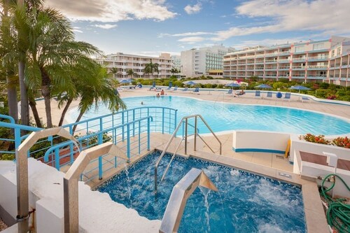 Sublime Stay - Royal Retreats at Maho Beach