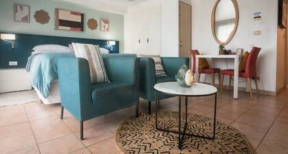 Grand Getaway - Royal Retreats at Maho Beach Studio