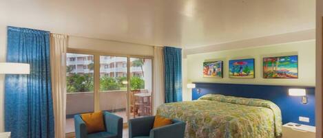 Tabla de planchar con plancha, wifi y ropa de cama