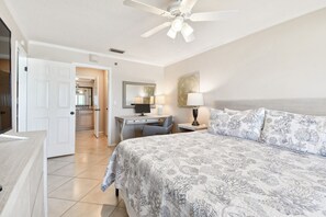 3 Schlafzimmer, Schreibtisch, Bügeleisen/Bügelbrett, Reisekinderbett