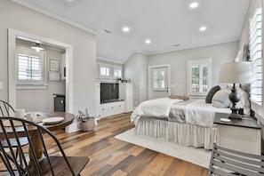 Luxury Cottage, 1 King Bed | 1 bedroom, Egyptian cotton sheets, premium bedding, down comforters