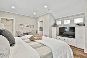 Luxury Cottage, 1 King Bed | 1 bedroom, Egyptian cotton sheets, premium bedding, down comforters
