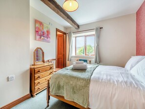 5 bedrooms, free WiFi, bed sheets