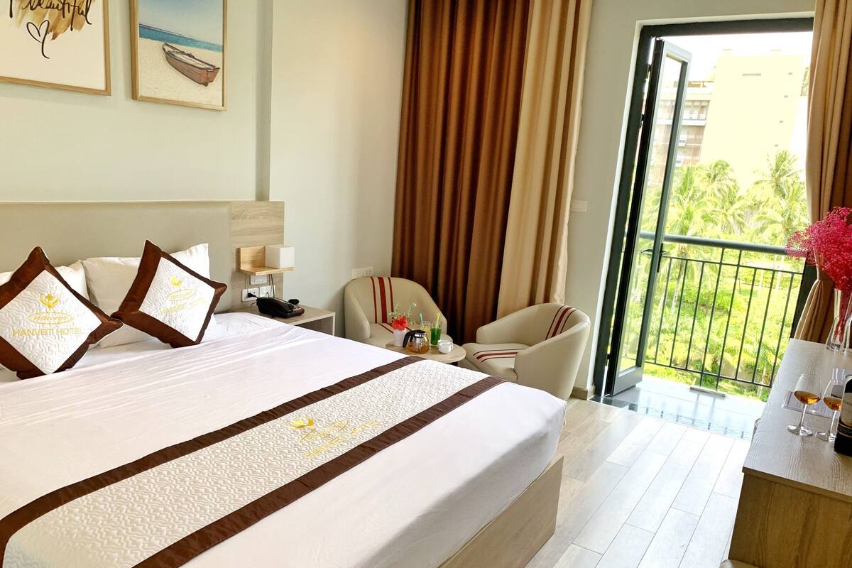 Phòng đôi Deluxe, quang cảnh một góc biển | Minibar, bàn, phòng cách âm, truy cập Internet không dây miễn phí 