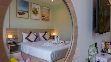 Honeymoon Double Room | Minibar, desk, soundproofing, free WiFi